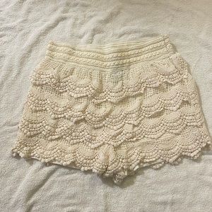 Women’s cream lace shorts